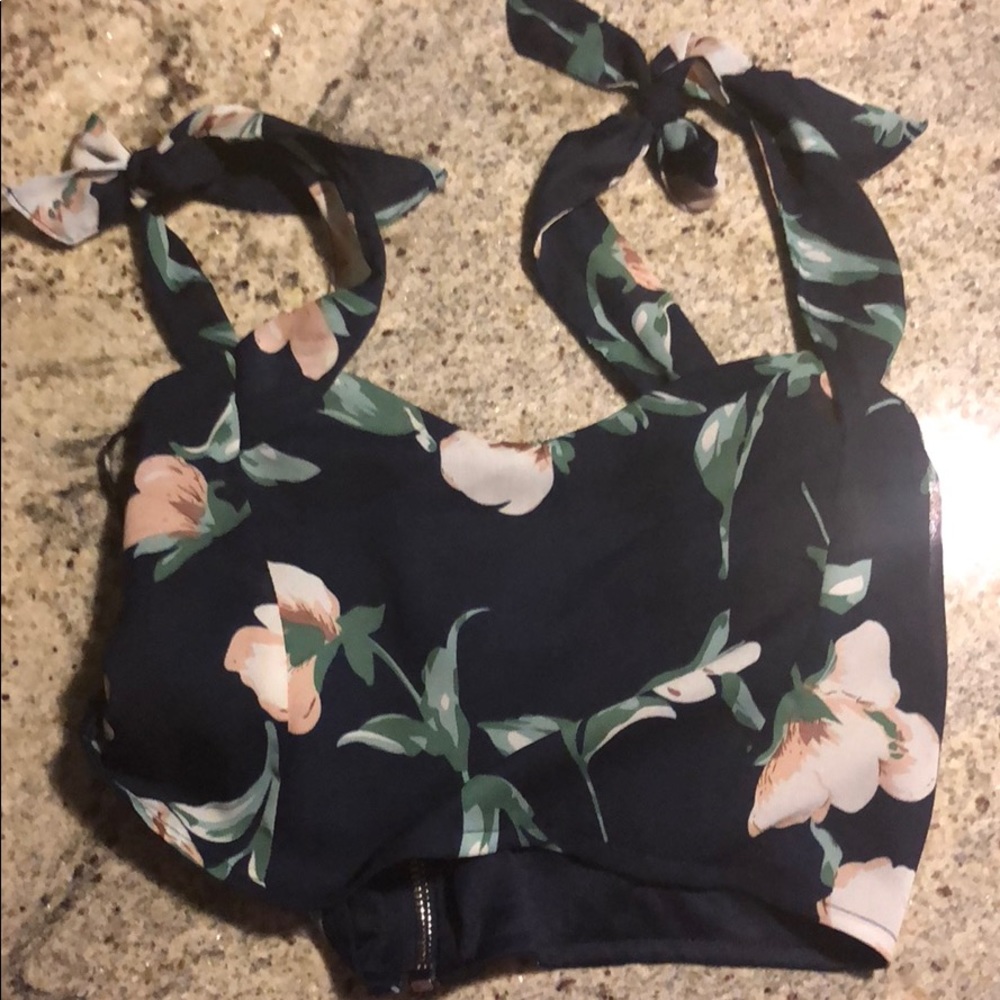 Tie Shoulder crop top
